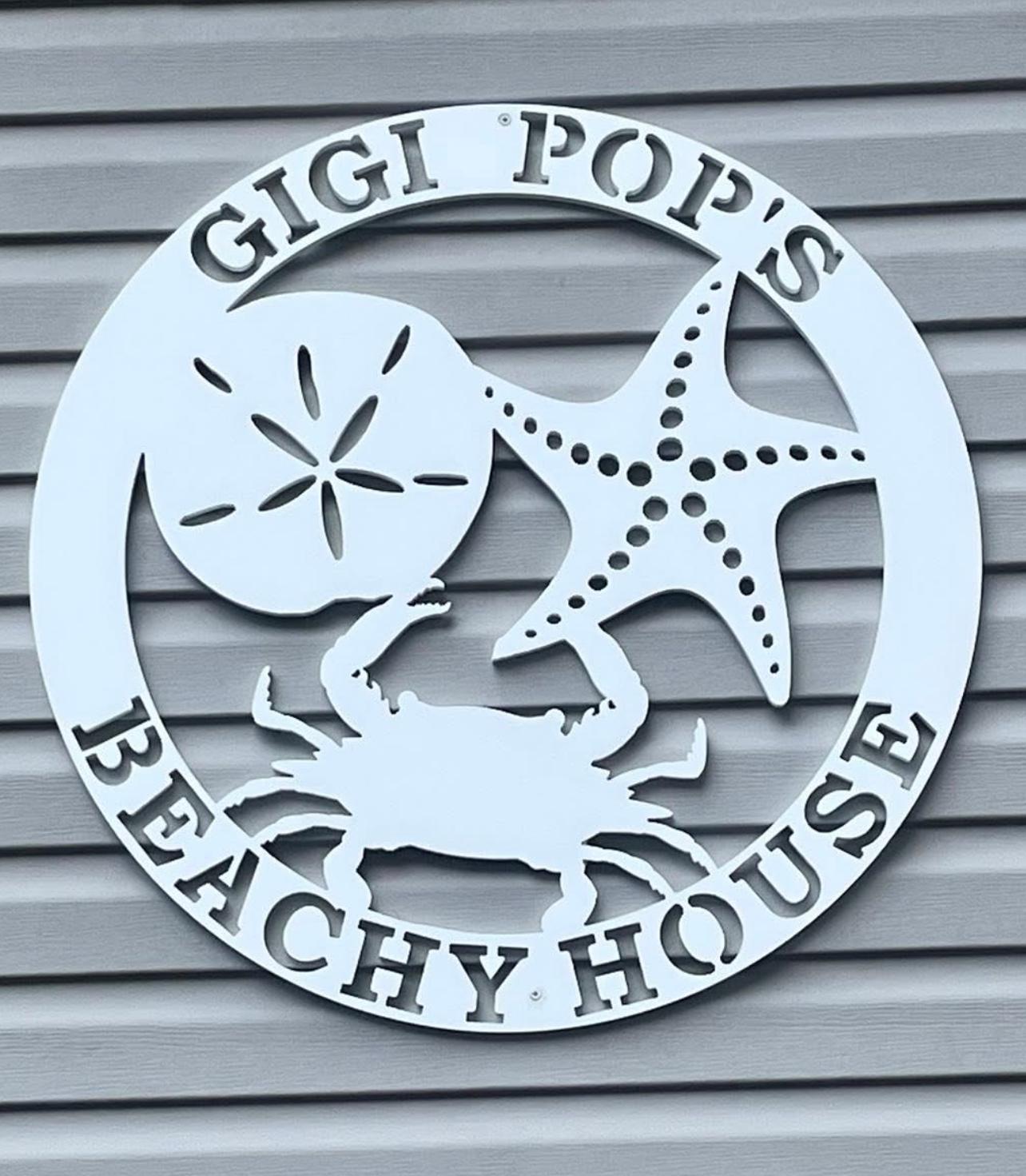 Custom Coastal Beach House Sign – 30” Round Outdoor PVC Wall Art with Crab, Starfish & Sand Dollar – Personalized Nautical Home Decor Porch