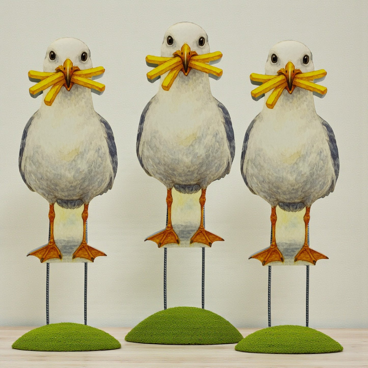 Seagull Yard Signs - Funny Beach Bird Lawn Decorations with French Fries, PVC Outdoor Decor with Metal Stakes, Coastal Garden Accent