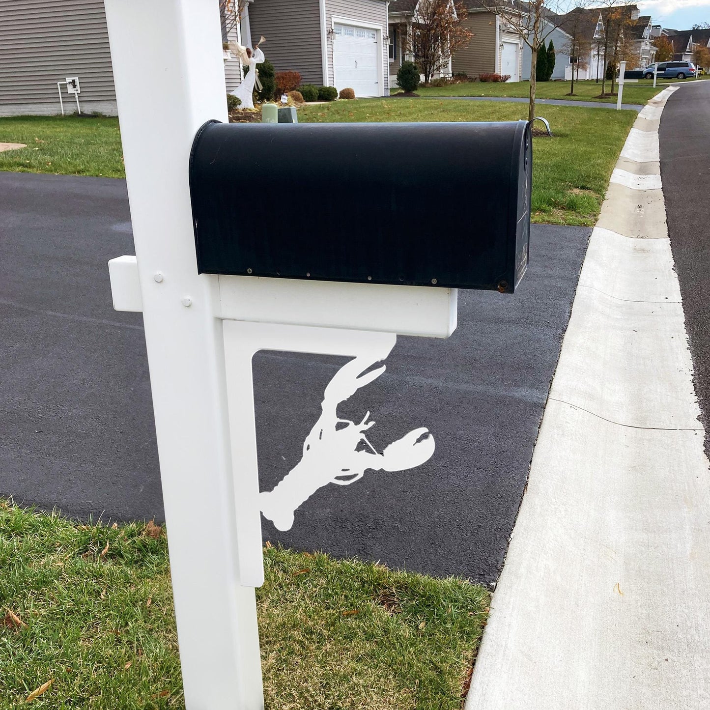 Lobster Mailbox Bracket: Weather Resistant PVC Porch Decoration